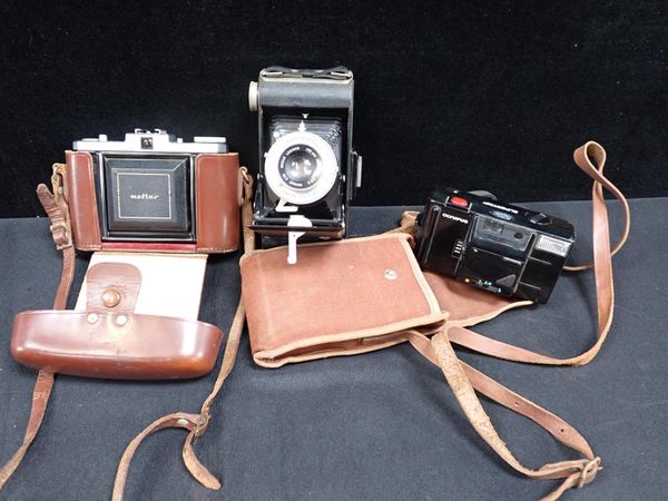 A ZEISS IKON NETTAR CAMERA, CASED