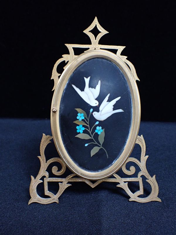 A 19th CENTURY PIETRA DURA/DURE PHOTOGRAPH FRAME