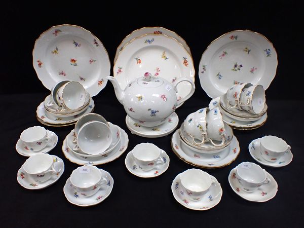 A COLLECION OF MEISSEN TABLE WARES