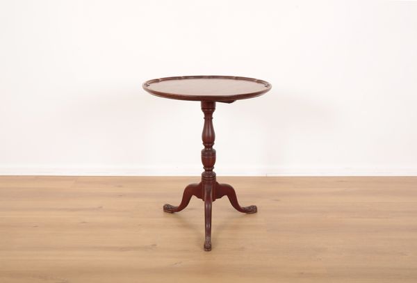 A MAHOGANY TRIPOD TILT-TOP TABLE IN GEORGE III STYLE