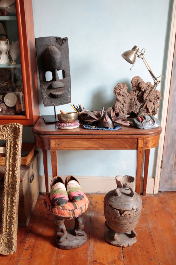 A LARGE COLLECTION OF ETHNOGRAPHICA