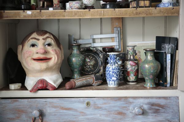 A MIXED COLLECTION OF ORIENTAL WORKS AND OBJECTS OF INTEREST