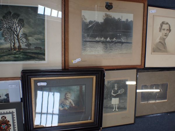 A QUANTITY OF VINTAGE FRAMED PHOTOGRAPHS