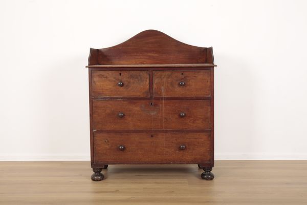 A VICTORIAN MAHOGANY CHEST OF DRAWERS