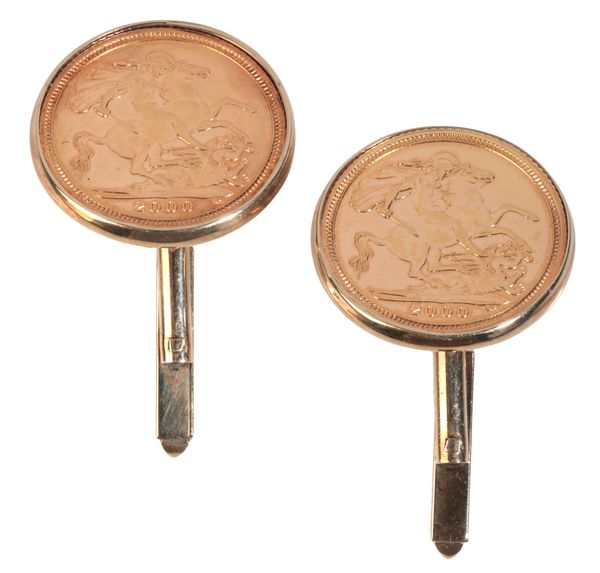 A PAIR OF ELIZABETH II 2000 HALF SOVEREIGN CUFFLINKS