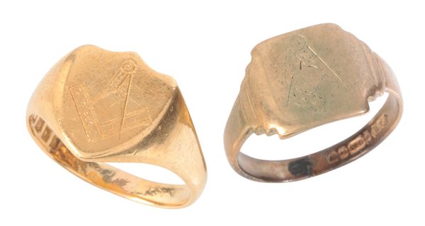 A MASONIC SIGNET RING