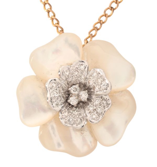 A MOTHER OF PEARL AND DIAMOND FLOWER PENDANT NECKLACE