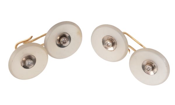 A PAIR OF DIAMOND CUFFLINKS