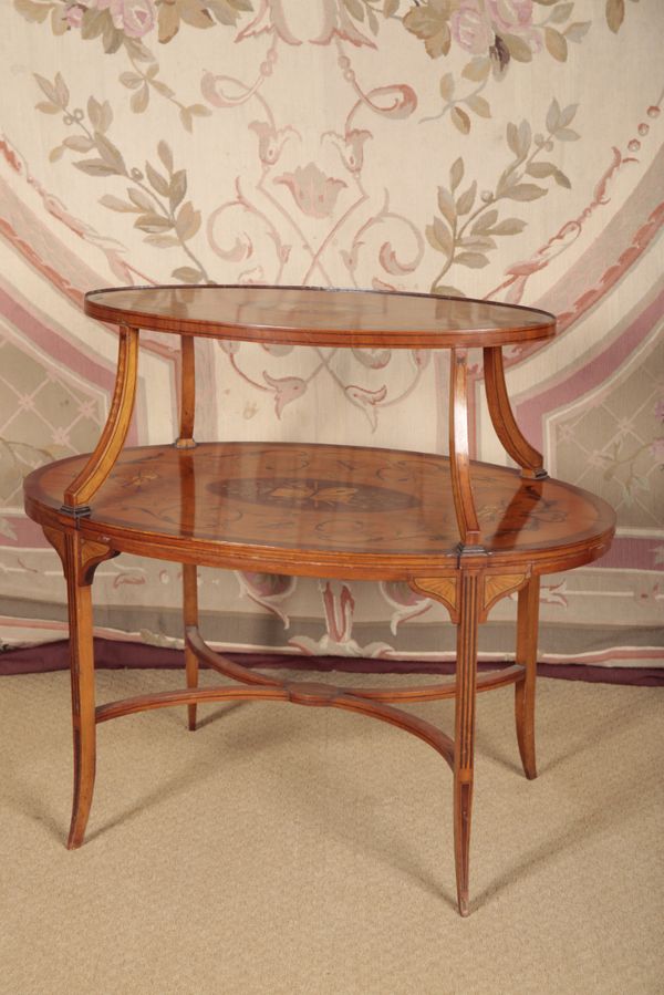 AN EDWARDIAN MAHOGANY, SATINWOOD AND MARQUETRY ÉTAGÈRE