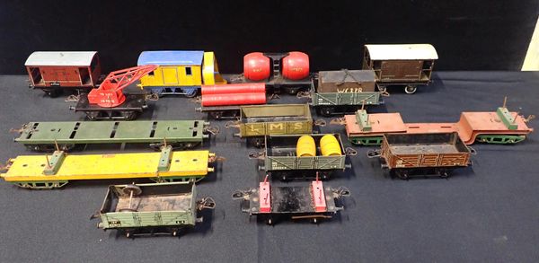 A COLLECTION OF HORNBY 0 GAUGE  GOODS WAGONS