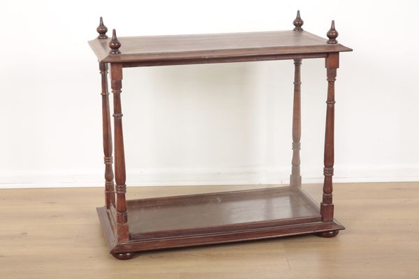 A LARGE VICTORIAN MAHOGANY GLAZED TABLE TOP DISPLAY CASE