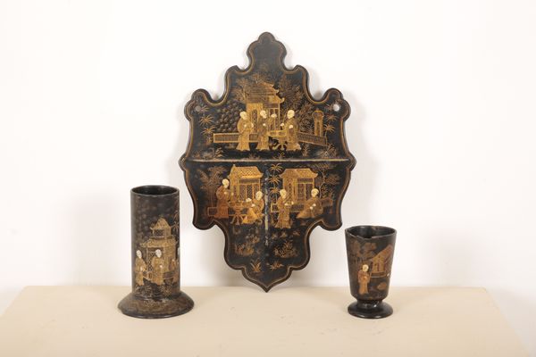 A CHINOISERIE PAPIER MACHE BRUSH HOLDER