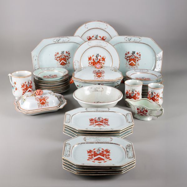AN EXTENSIVE CHINESE EXPORT PORCELAIN ARMORIAL SERVICE