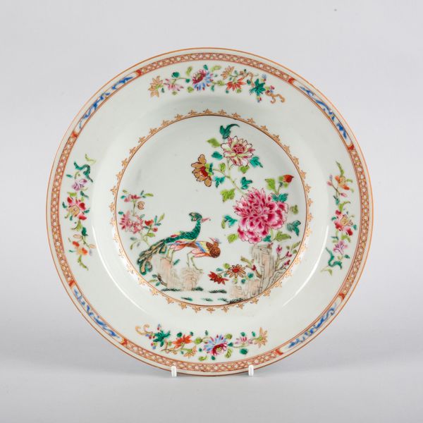 A CHINESE PORCELAIN FAMILLE ROSE PORCELAIN BOWL