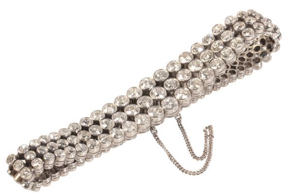 AN 8.75 CARAT DIAMOND BRACELET