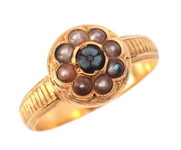 A PEARL AND SARDONYX CLUSTER RING