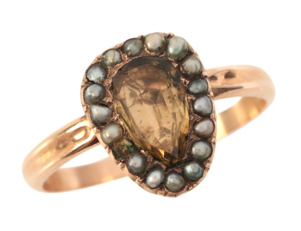 AN ANTIQUE TOPAZ AND PEARL CLUSTER RING