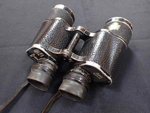 A PAIR OF GERMAN WWII ZEISS JENA BINOCULARS