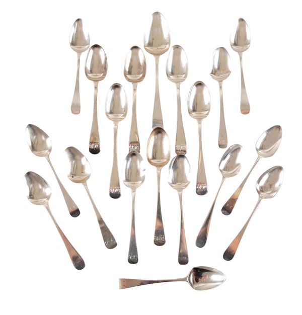 A LARGE QUANTITY OF GEORGE III AND LATER SILVER OLD ENGLISH PATTERN TEASPOONS