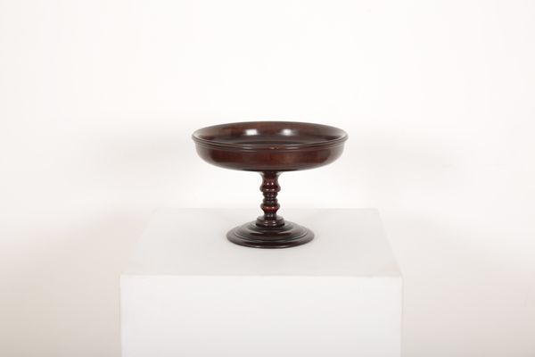 A VICTORIAN MAHOGANY PEDESTAL FRUIT BOWL OR TAZZA