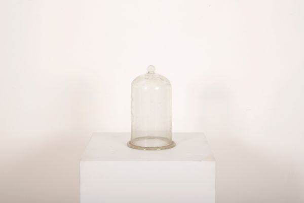 A MEDIUM SIZED THICK WALLED VICTORIAN GLASS BELL JAR