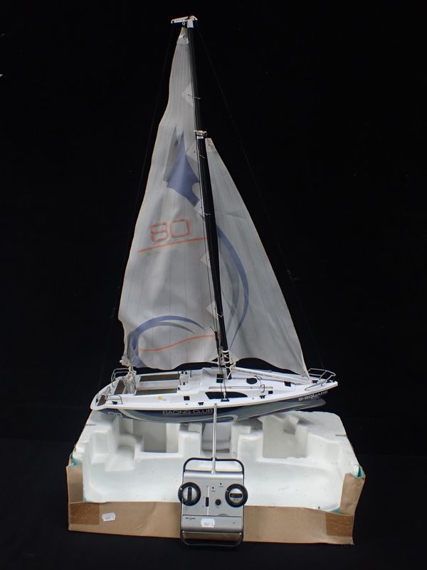 B-SQUARE RACING CLUB REMOTE CONTROL RACING YACHT