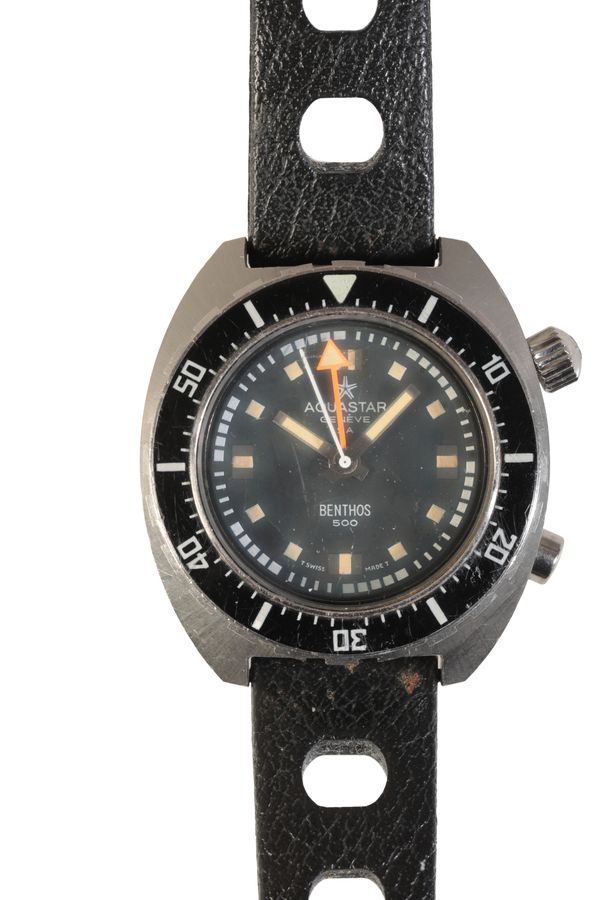 AQUASTAR: A GENTLEMAN'S STAINLESS STEEL DIVERS WATCH