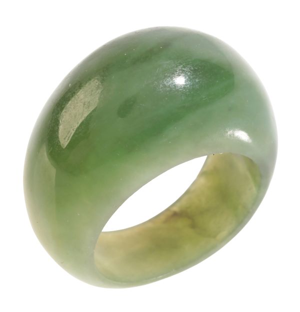 A NEPHRITE JADE RING