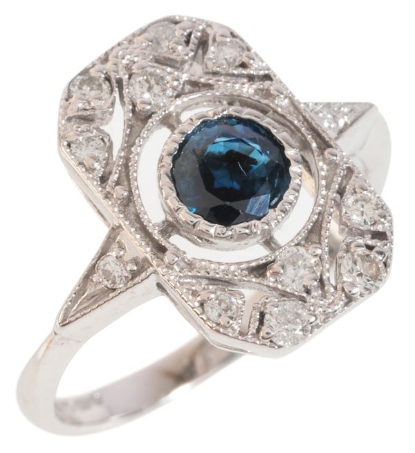 A SAPPHIRE AND DIAMOND PLAQUE RING