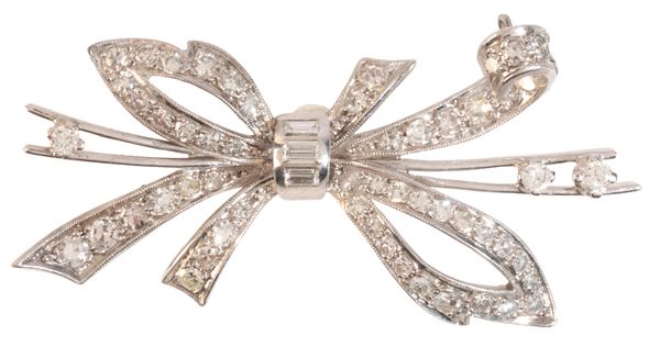 A VINTAGE DIAMOND BOW BROOCH