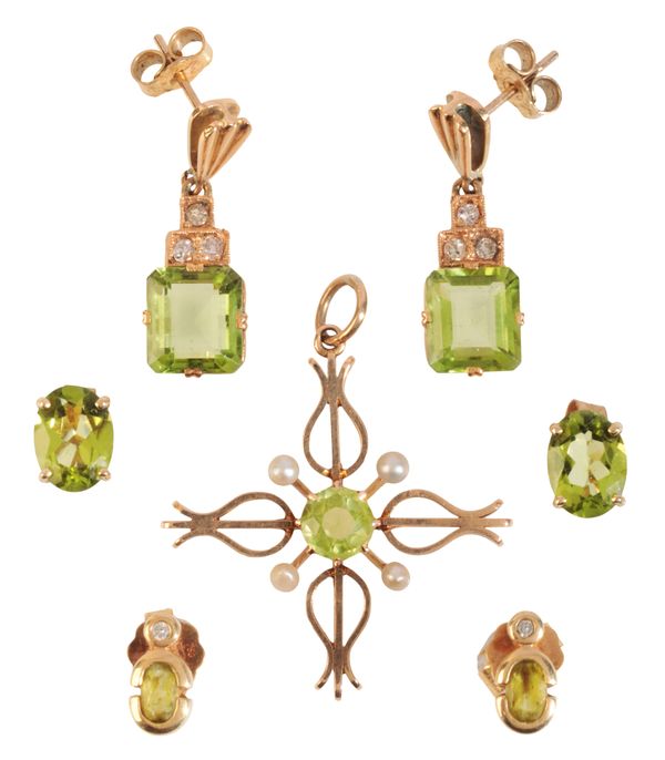 A COLLECTION OF PERIDOT JEWELLERY