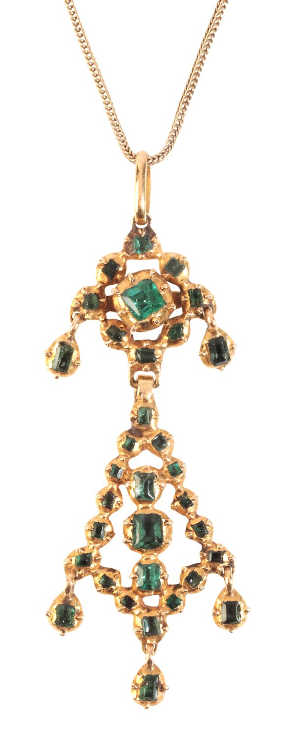 AN EMERALD PENDANT NECKLACE