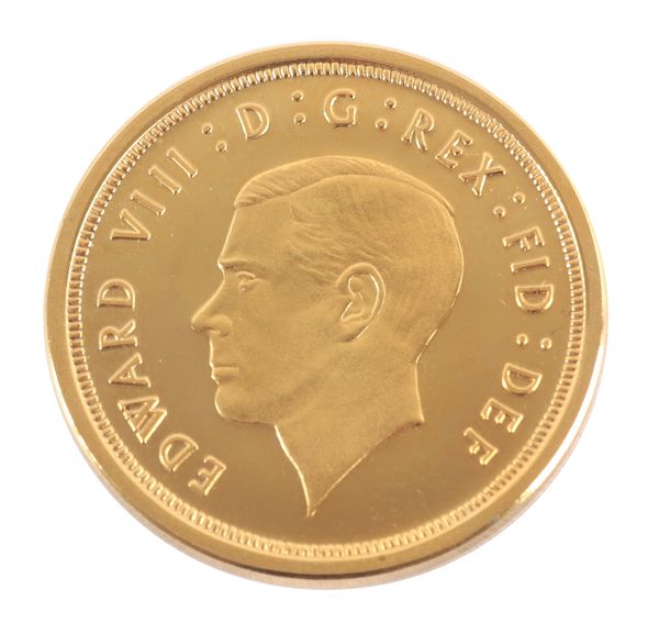 AN EDWARD VIII 14CT GOLD SOVEREIGN STYLE COIN