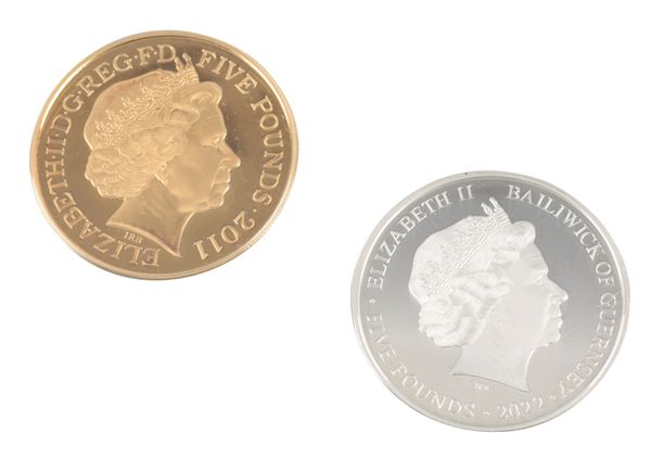 THE ROYAL MINT: 'THE ROYAL WEDDING OF WILLIAM AND KATE' SILVER £5 COIN