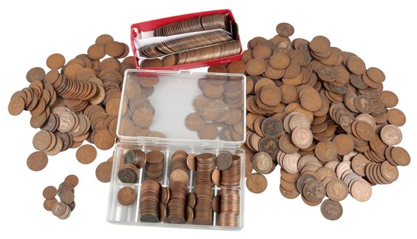 A LARGE QUANTITY OF VARIOUS PENNIES AND HALFPENNIES