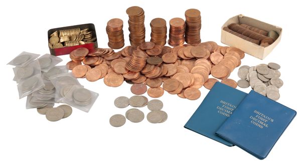 A QUANTITY OF QUEEN ELIZABETH II HALF CROWNS