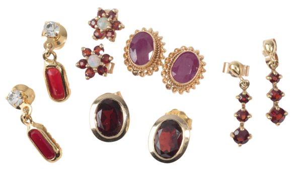 A COLLECTION OF EARRINGS