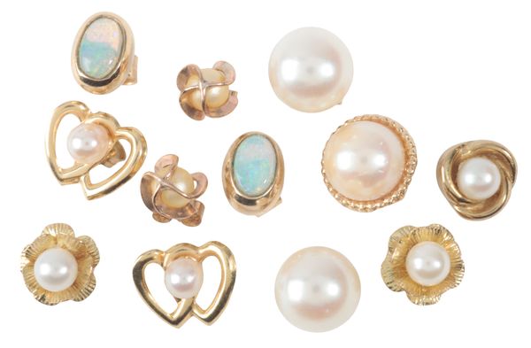 A COLLECTION OF PEARL EARRINGS
