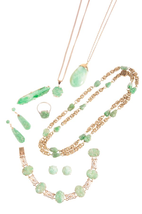 A COLLECTION OF JADE JEWELLERY