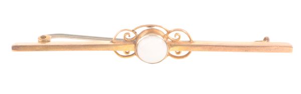 AN OPAL BAR BROOCH
