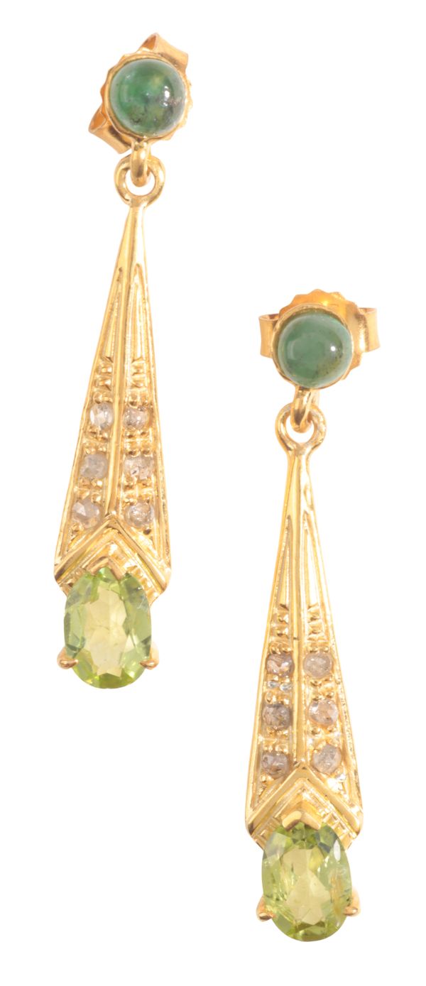 A PAIR OF EMERALD AND PERIDOT DROP EARRINGS