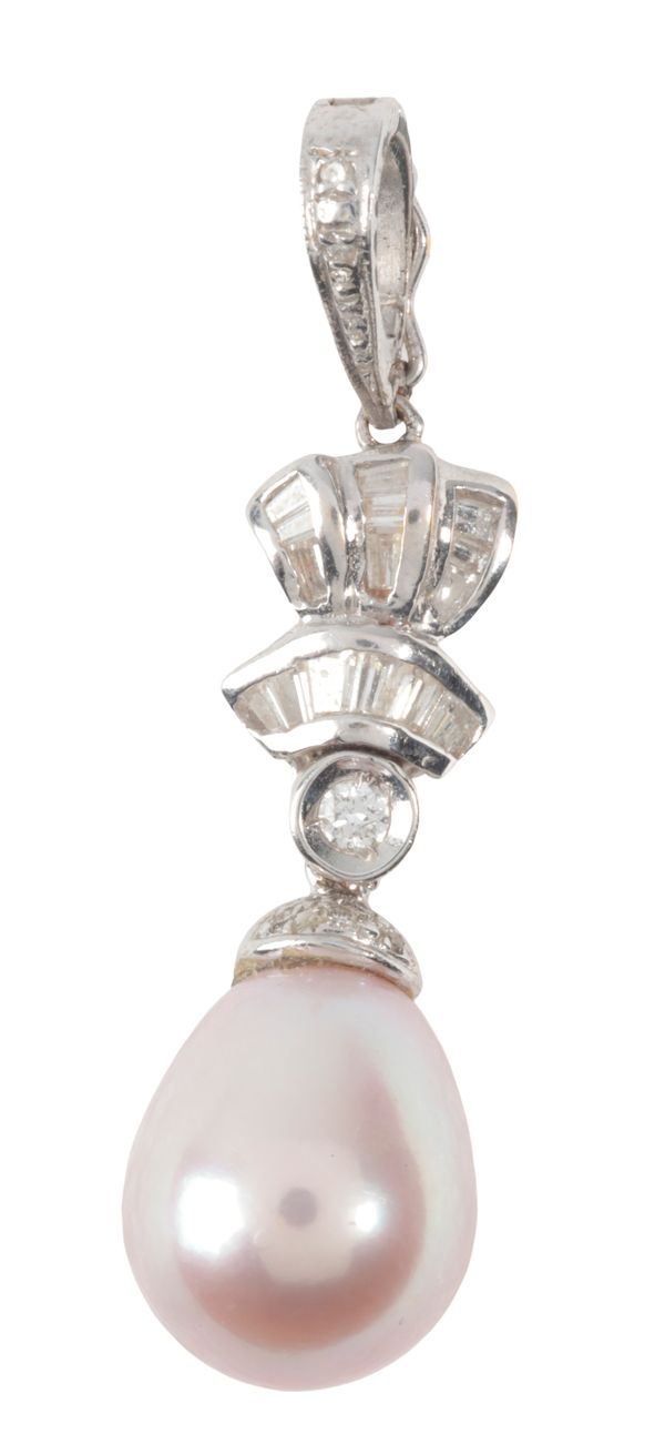 A PEARL AND DIAMOND DROP PENDANT