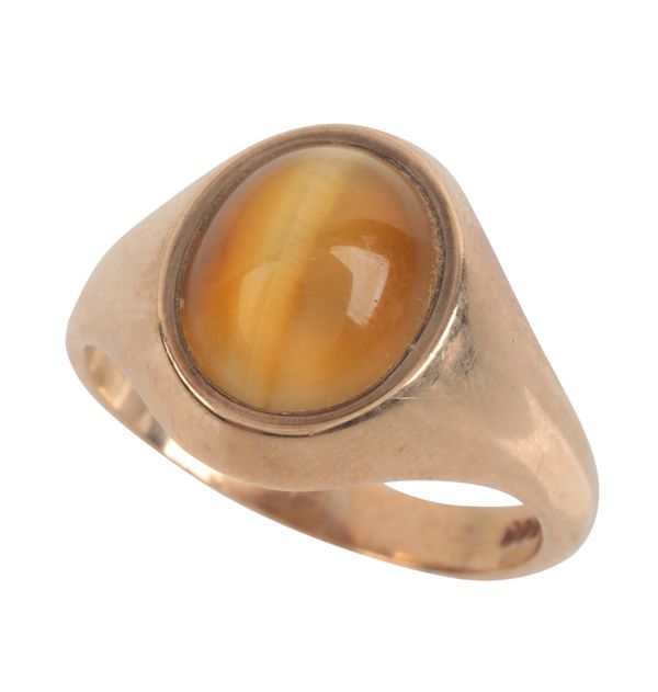 A TIGER'S EYE SIGNET RING