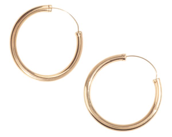 A PAIR OF 9CT GOLD HOOP EARRINGS