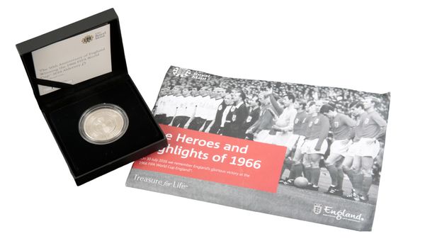 THE ROYAL MINT: 'THE 50TH ANNIVERSARY OF ENGLAND WINNING THE 1966 WORLD CUP 2016' ALDERNEY SILVER £5 COIN