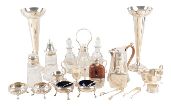 A PAIR OF GEORGE III SILVER CIRCULAR SALTS