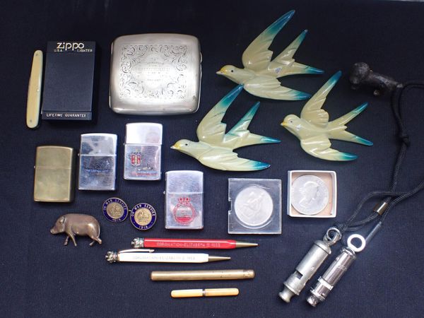 VARIOUS SMALL COLLECTIBLES