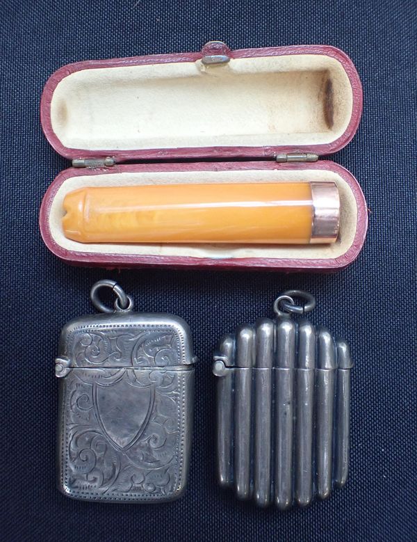 TWO SILVER VESTA CASES AND A 9ct ROSE GOLD MOUNTED CHEROOT HOLDER