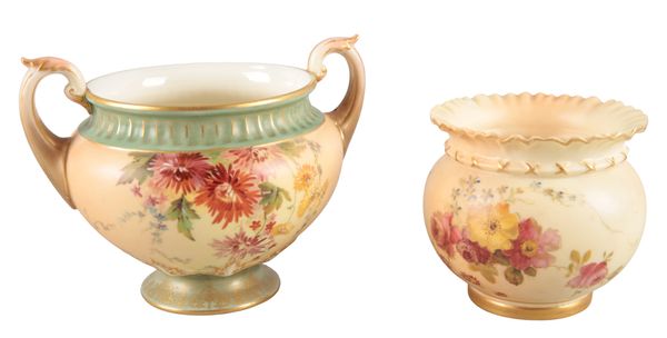 A ROYAL WORCESTER BLUSH IVORY PORCELAIN VASE