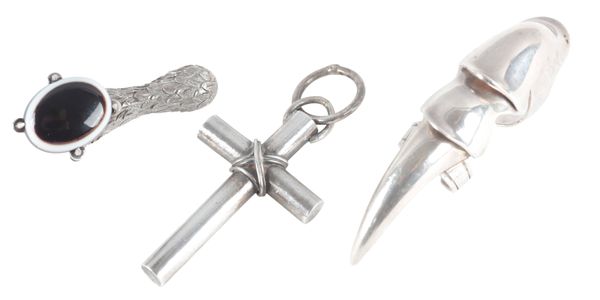 A LARGE SCOTTISH SILVER CROSS PENDANT